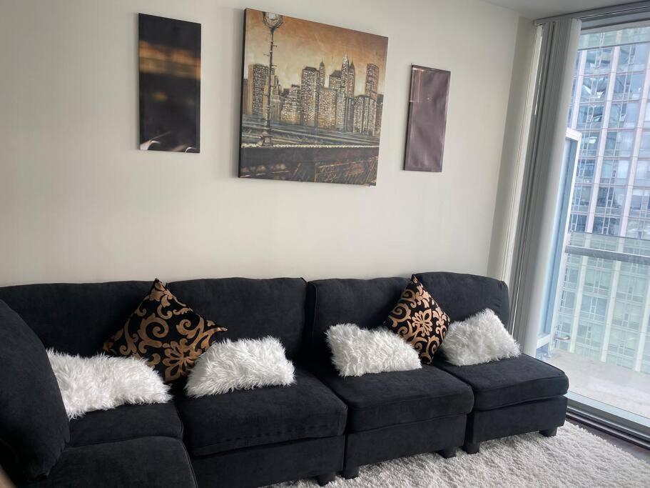 Cozy 2 Bedroom Free Parking Downtown Toronto 1Min Scotiabank Arena Tff Cn Tower Rogers Centre Union Station Luaran gambar